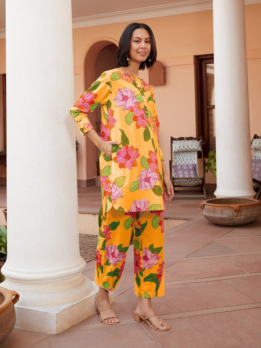 Women Floral Print Cotton Blend Kurta Pant Set